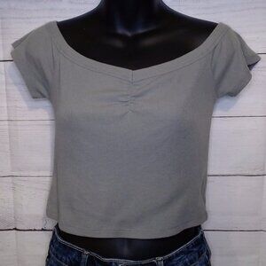 A&E off shoulder top